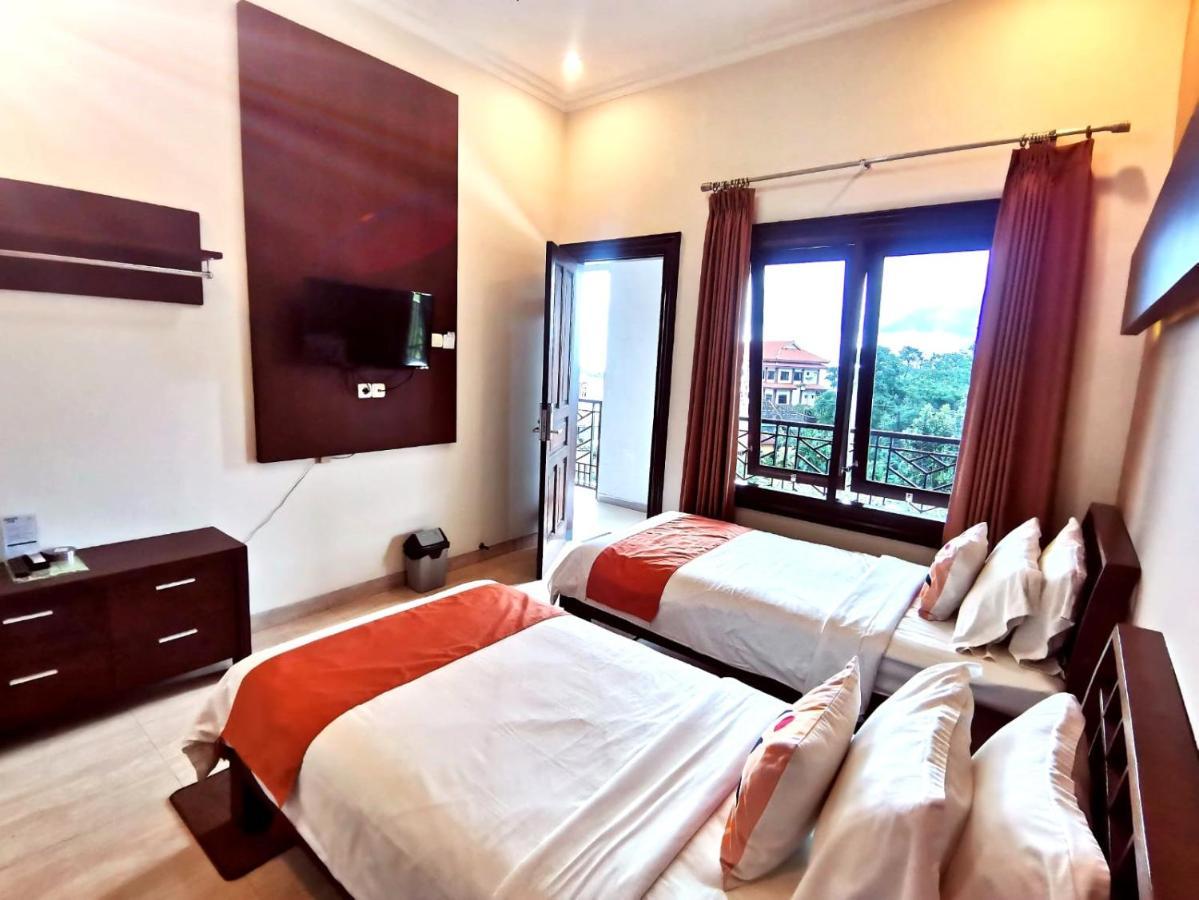 Avila Ketapan Rame Hotel Prigen ภายนอก รูปภาพ
