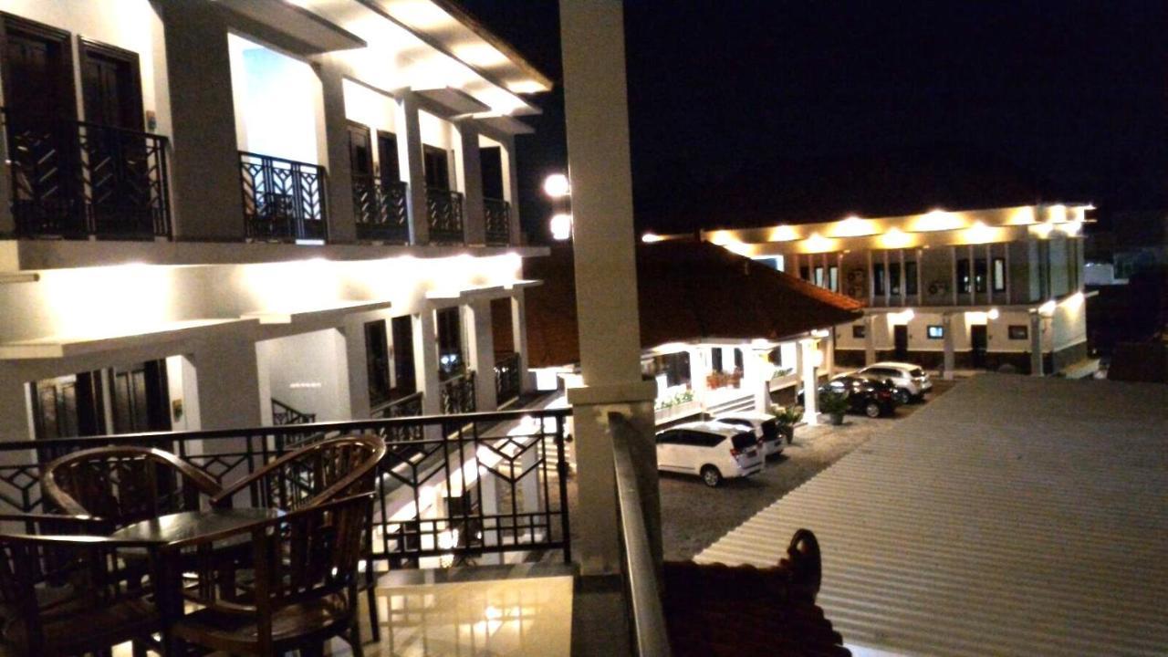 Avila Ketapan Rame Hotel Prigen ภายนอก รูปภาพ