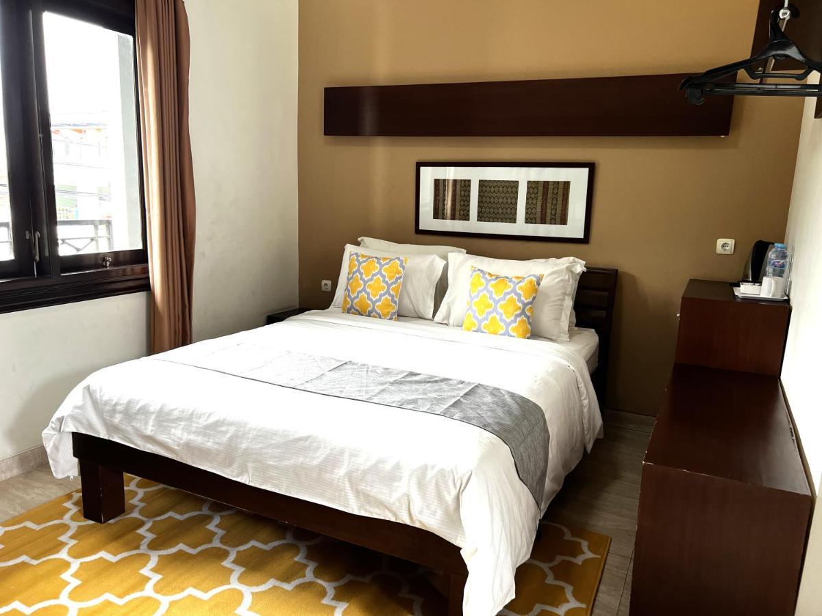 Avila Ketapan Rame Hotel Prigen ภายนอก รูปภาพ
