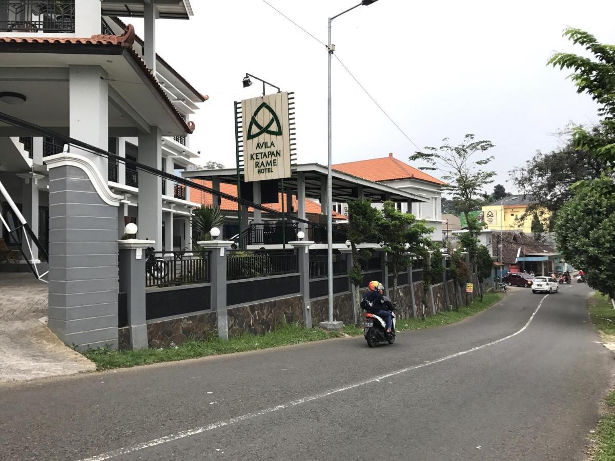 Avila Ketapan Rame Hotel Prigen ภายนอก รูปภาพ
