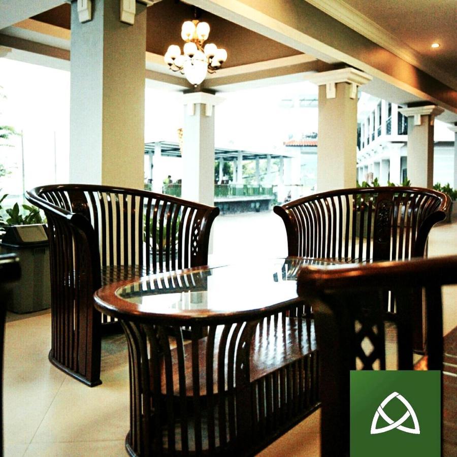 Avila Ketapan Rame Hotel Prigen ภายนอก รูปภาพ