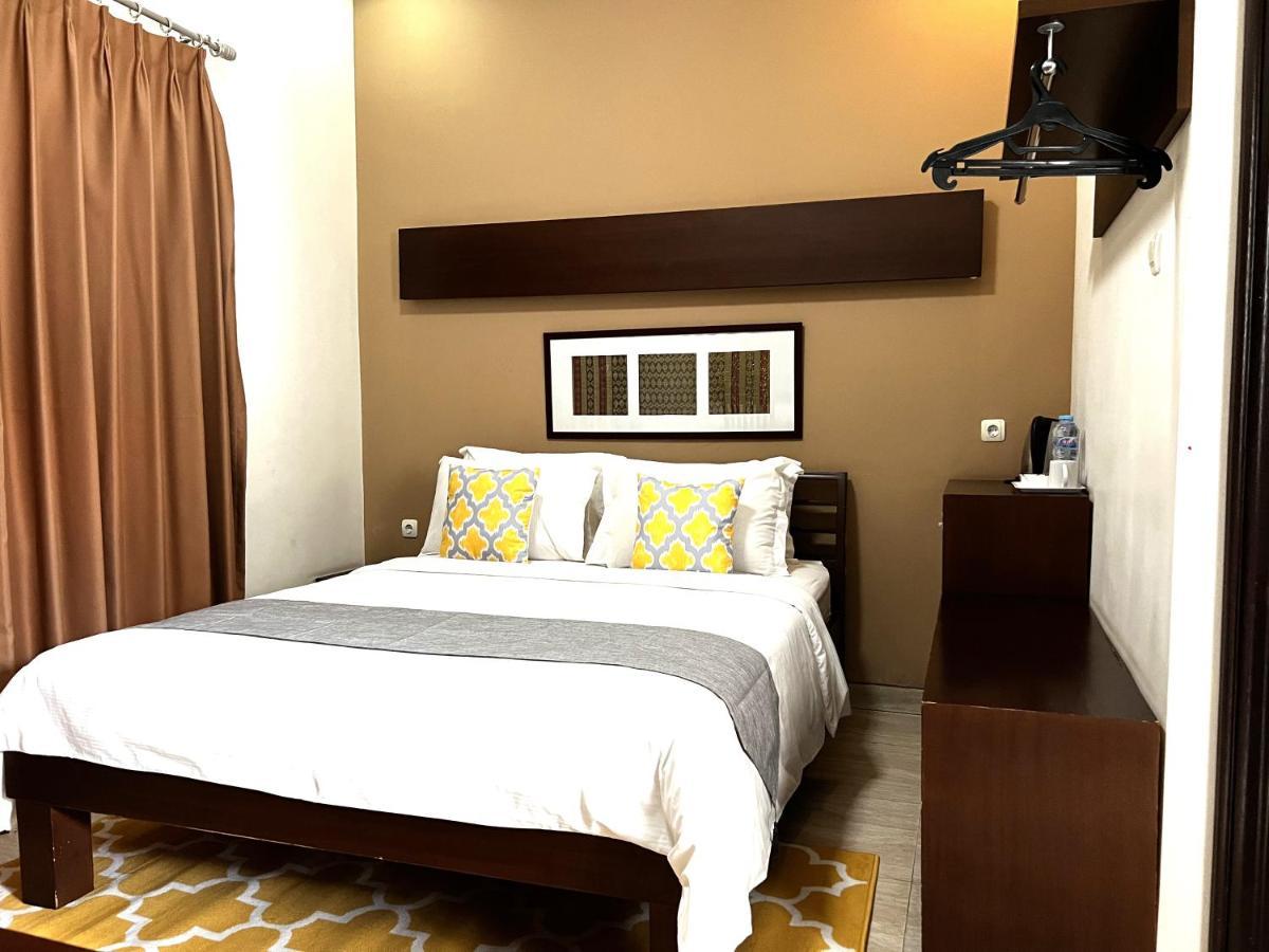 Avila Ketapan Rame Hotel Prigen ภายนอก รูปภาพ