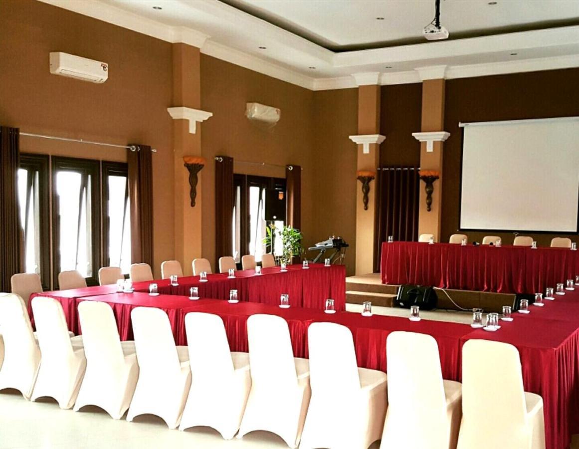 Avila Ketapan Rame Hotel Prigen ภายนอก รูปภาพ