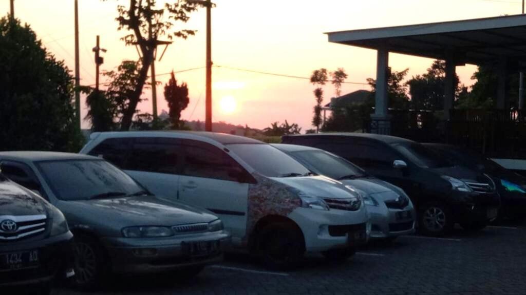 Avila Ketapan Rame Hotel Prigen ภายนอก รูปภาพ