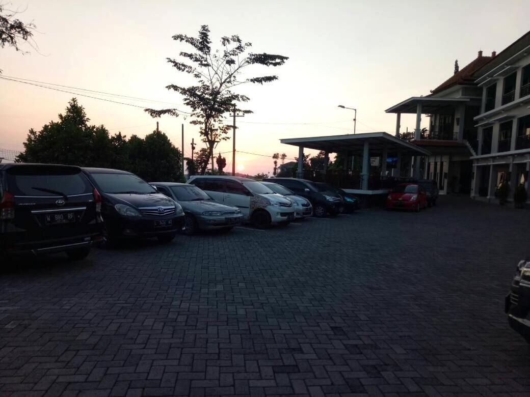 Avila Ketapan Rame Hotel Prigen ภายนอก รูปภาพ