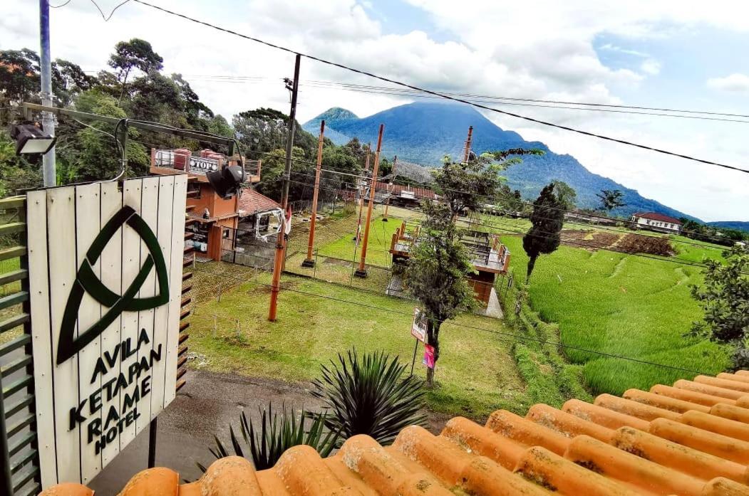 Avila Ketapan Rame Hotel Prigen ภายนอก รูปภาพ