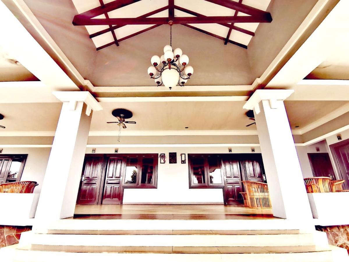 Avila Ketapan Rame Hotel Prigen ภายนอก รูปภาพ