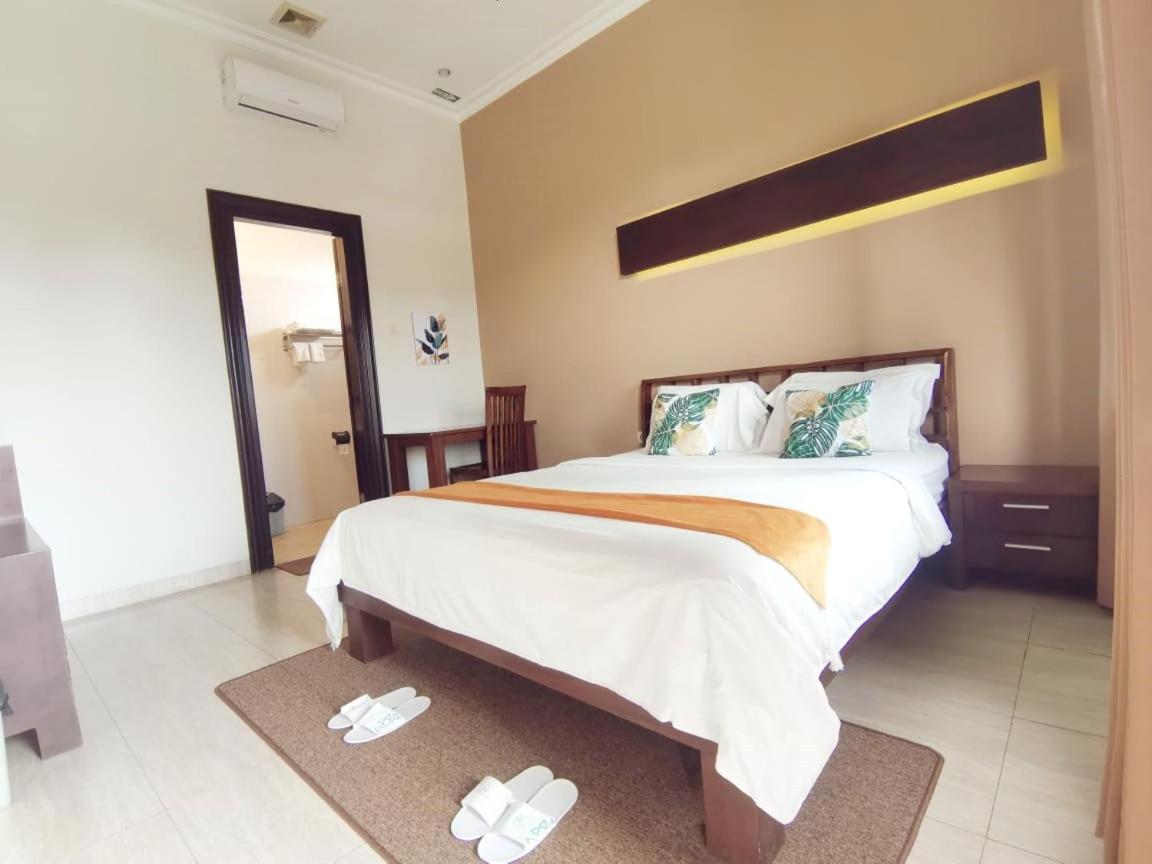 Avila Ketapan Rame Hotel Prigen ภายนอก รูปภาพ