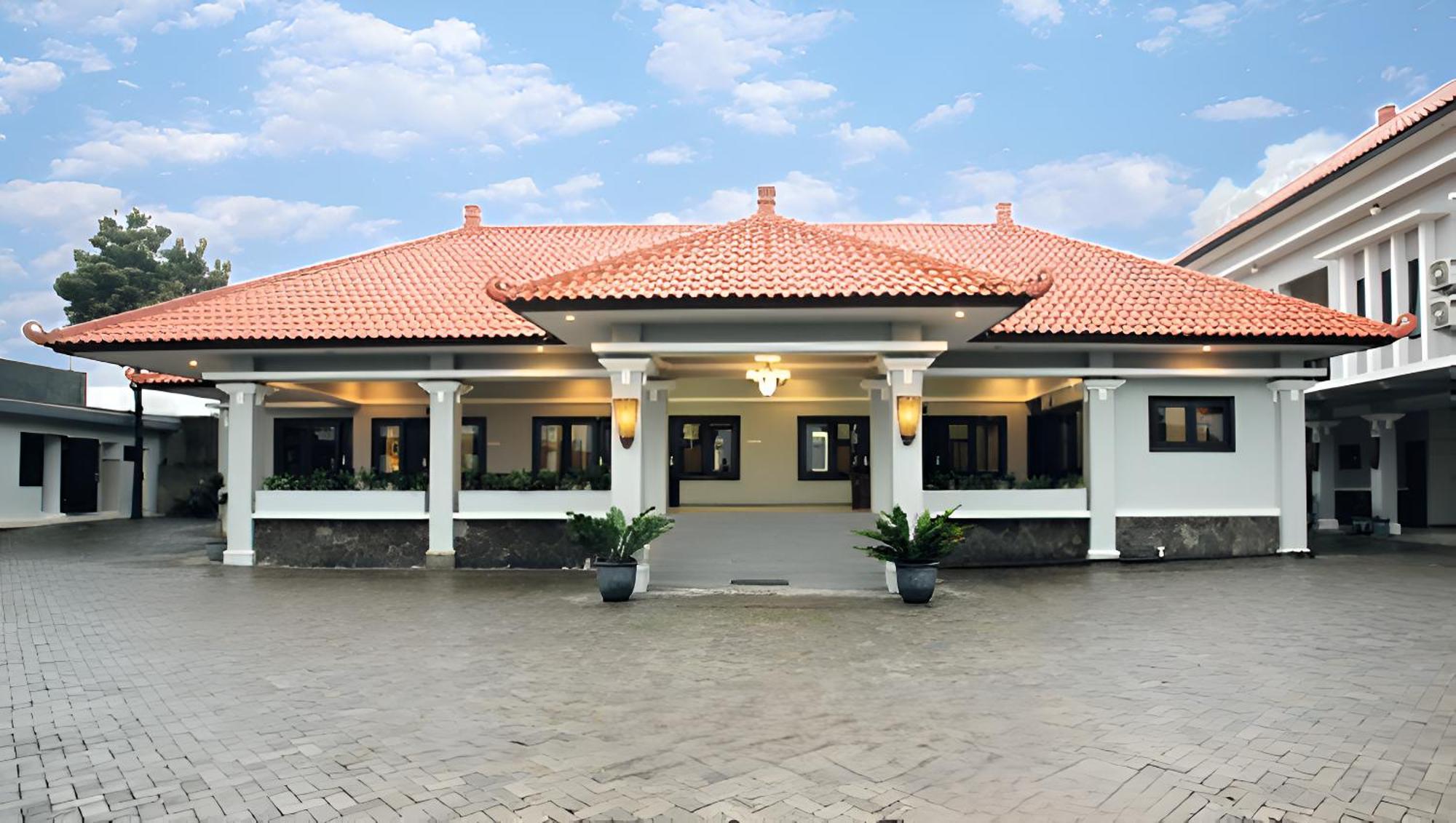Avila Ketapan Rame Hotel Prigen ภายนอก รูปภาพ