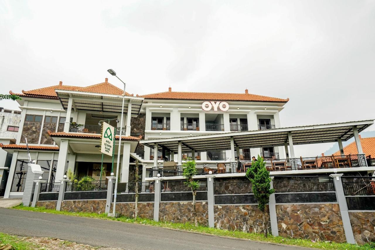 Avila Ketapan Rame Hotel Prigen ภายนอก รูปภาพ