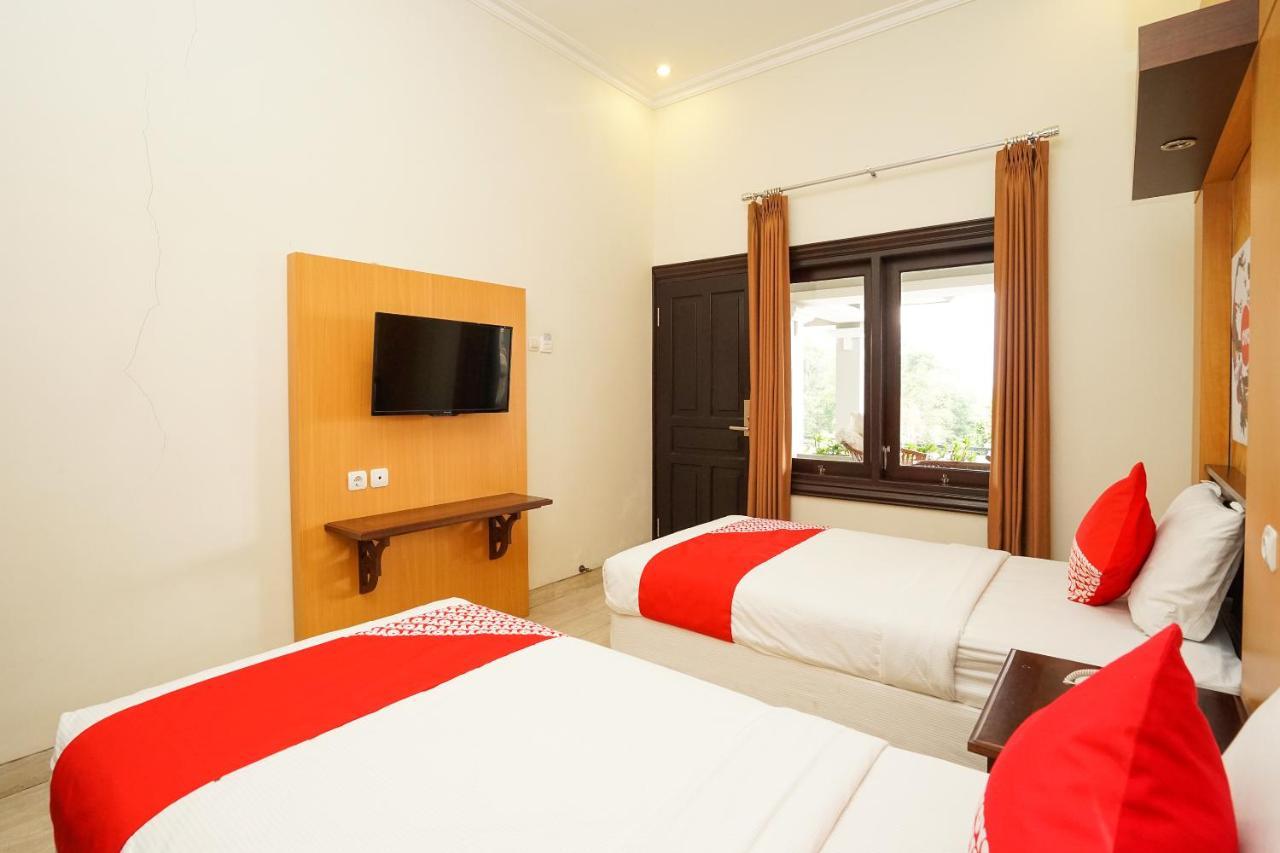 Avila Ketapan Rame Hotel Prigen ภายนอก รูปภาพ